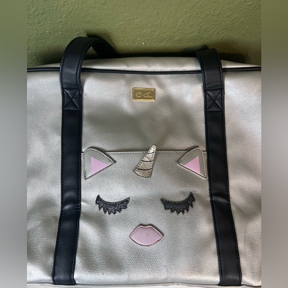 A pair of Betsey Johnson Unicorn Slate large weekender travel bags vacation - Picture 6 of 10